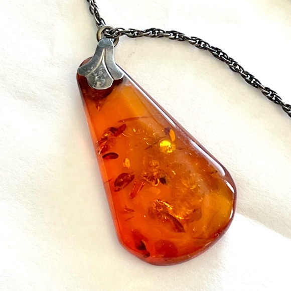 Vintage Amber Necklace - Picture 6 of 17